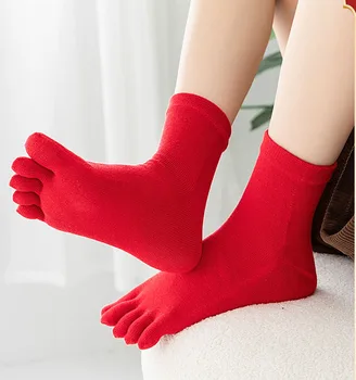 2023 Големи Червени Чорапи С Пет Пръста За Жени И Мъже, Коледни Червени Чорапи със Средна Дължина, Памучни Чорапи, абсорбиращи потта, Есенно-Зимни Двойка Чорапи