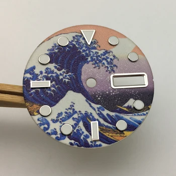 28,5-мм диск на водолаза с сверхсветящимся диск, изменено циферблат Kanagawa, буквално, адаптиран към валутния механизъм NH36 EA1, без лого