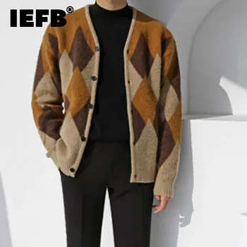 IEFB Мъжки Корейски Тенденция Argyle Вязаный Жилетка Нов Пуловер с V-образно деколте С Дълъг Ръкав Есента Прилив на Однобортный Пуловер Swaetercoat