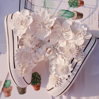 Оригиналната парусиновая обувки с висок берцем във формата на пеперуда на цвете, сладък дамски обувки дантела, бяла вулканизированная обувки, които нарастване Отвътре